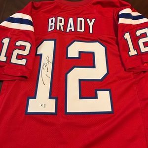 Tom Brady signed Patriots jersey