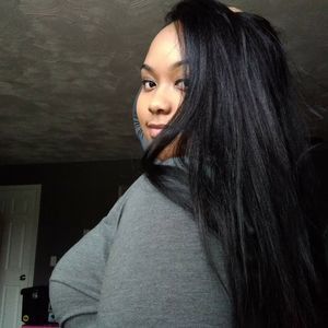 Meet your Posher, Alexis