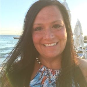 Meet your Posher, Elissa