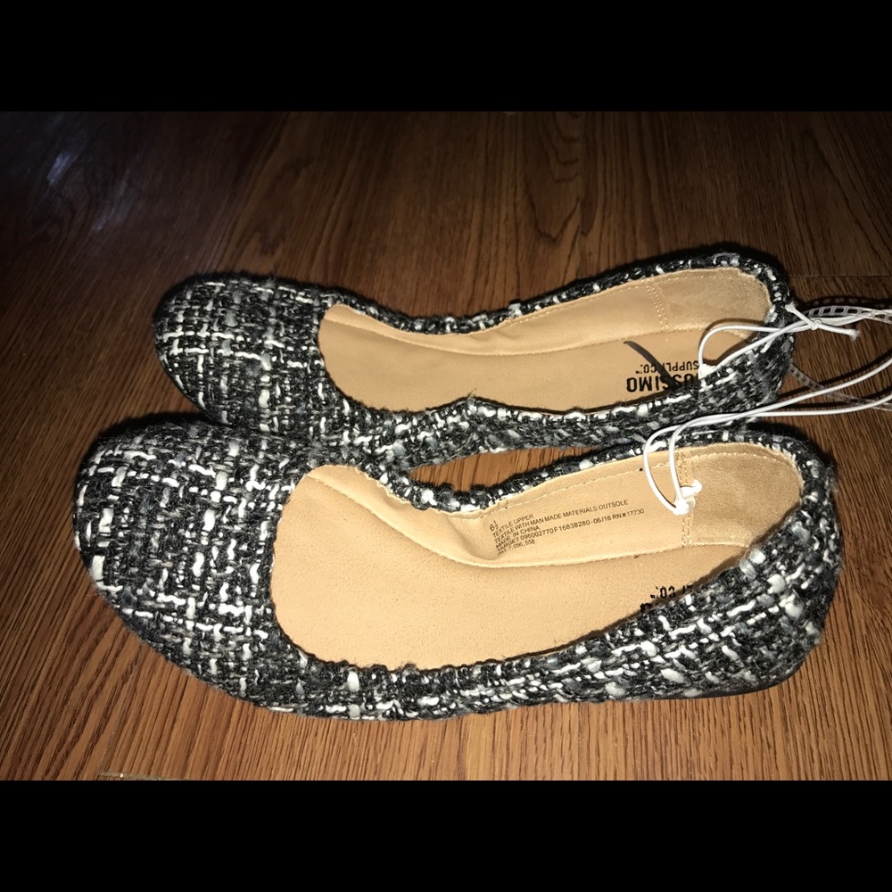 NWOT MOSSIMO Black White Grey Flats Size 6