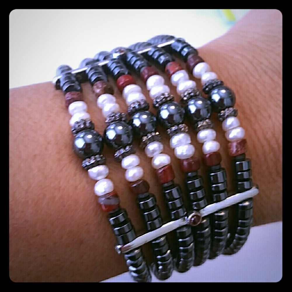 High quality pearls and srtones bracelet