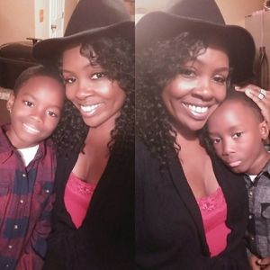 Meet your Posher, Dee dee