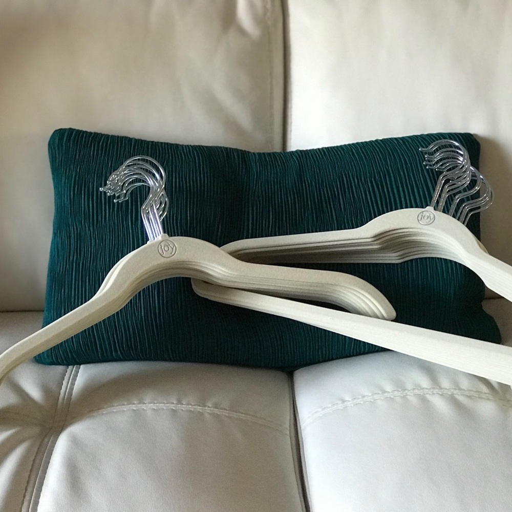 JOY Huggable Hangers