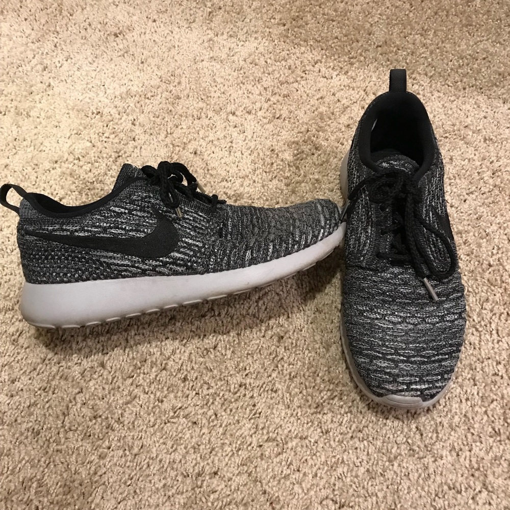 Nike Flyknit Roshe