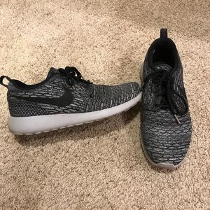 Nike Flyknit Roshe