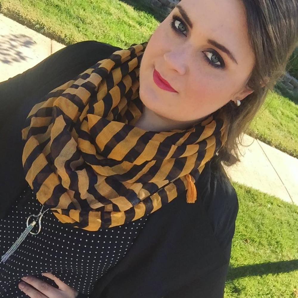 Meet your Posher, Cassandra