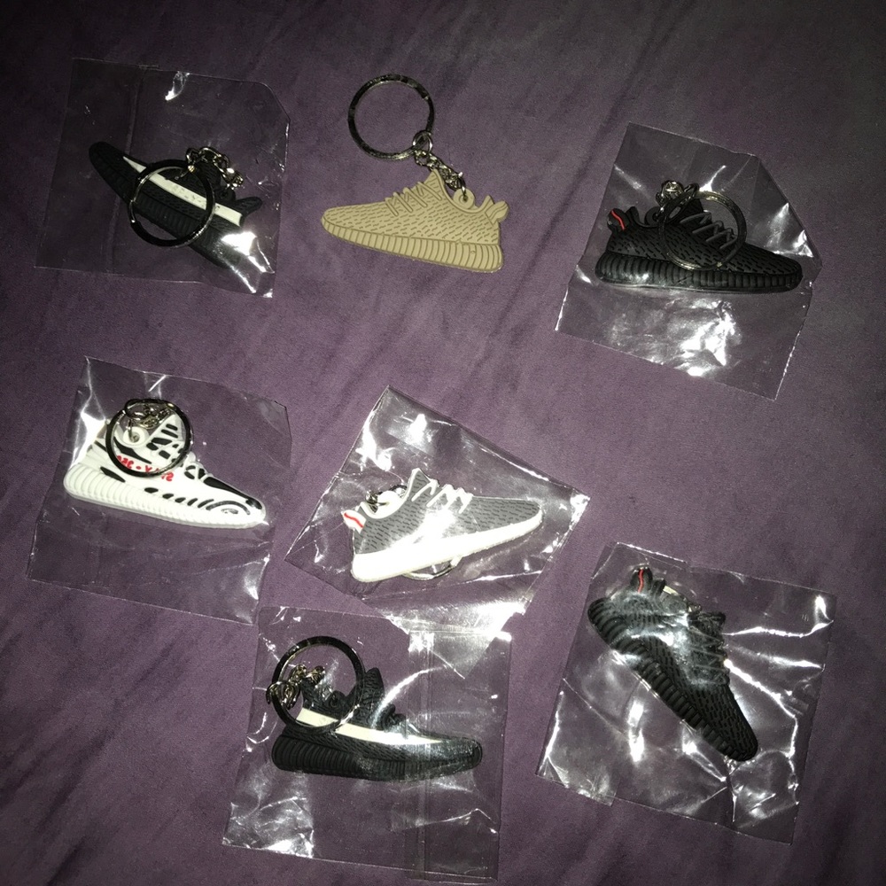 Yeezy Boost 350/ V2 Keychains