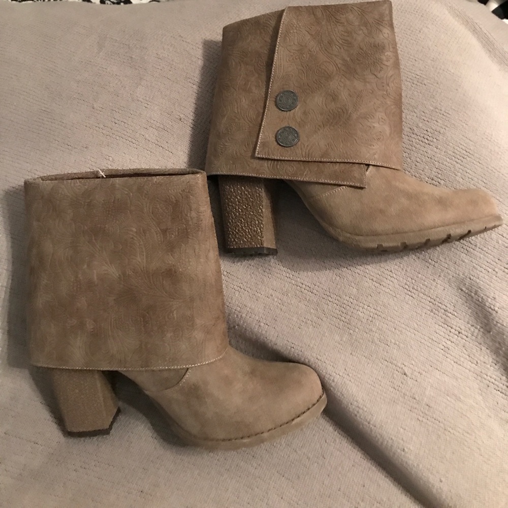 Mikluk booties