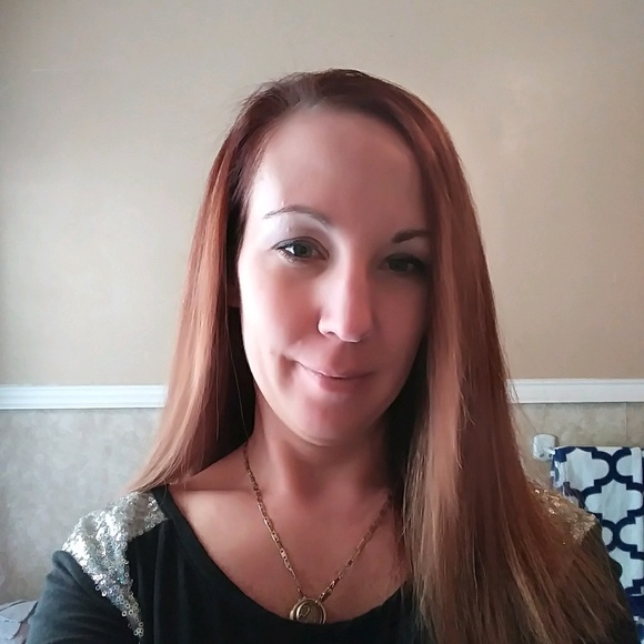 Meet your Posher, Lauren - Picture 1 of 1