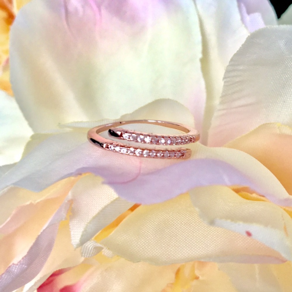 🆕 Adjustable CZ Ring. Silver/ Rosegold Toned