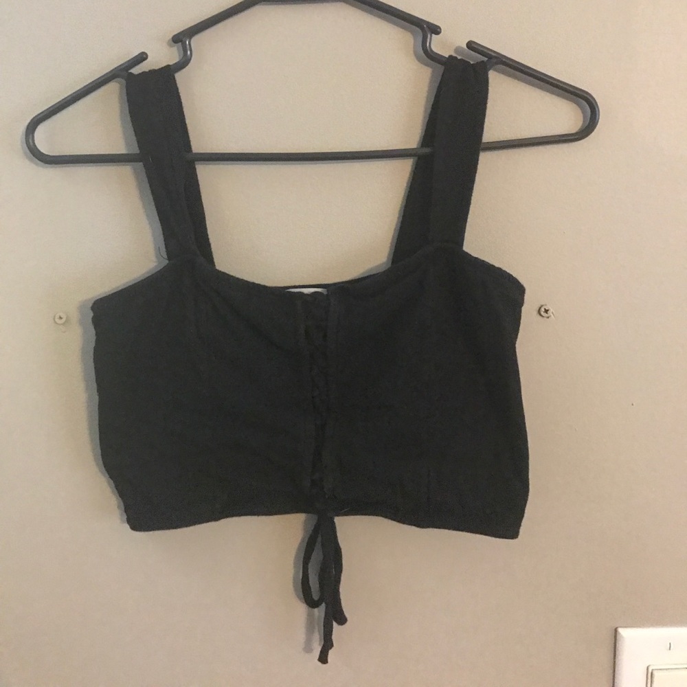 Nollie Black Crop