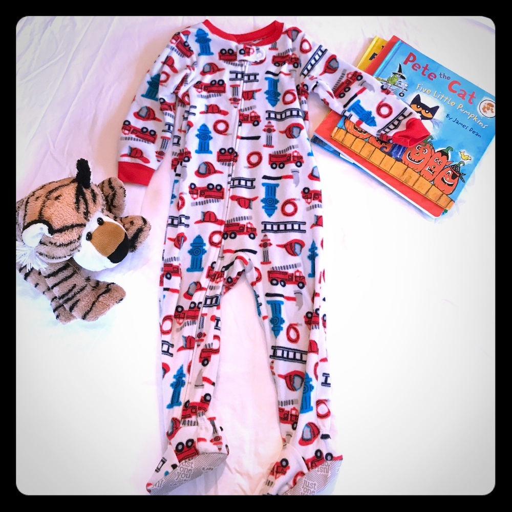 Carter's 2T fleece footed pajamas