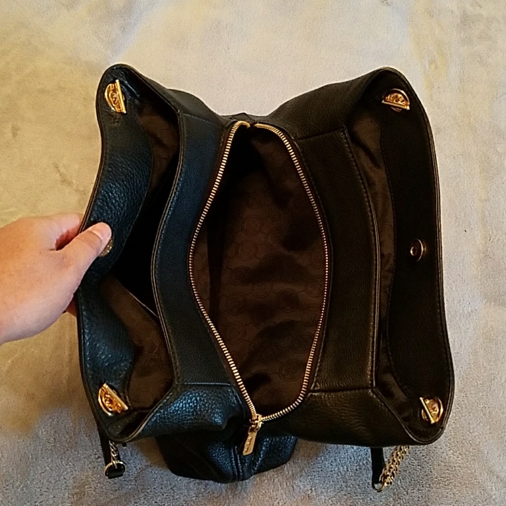 Michael Kors Jet Set Chain Bag in Black - Picture 5 of 5