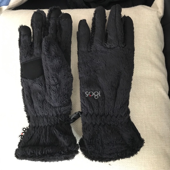 Black winter gloves - Picture 2 of 3