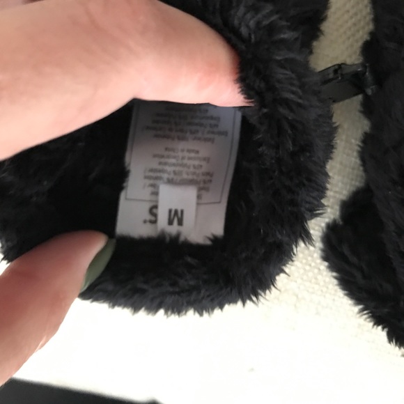 Black winter gloves - Picture 3 of 3