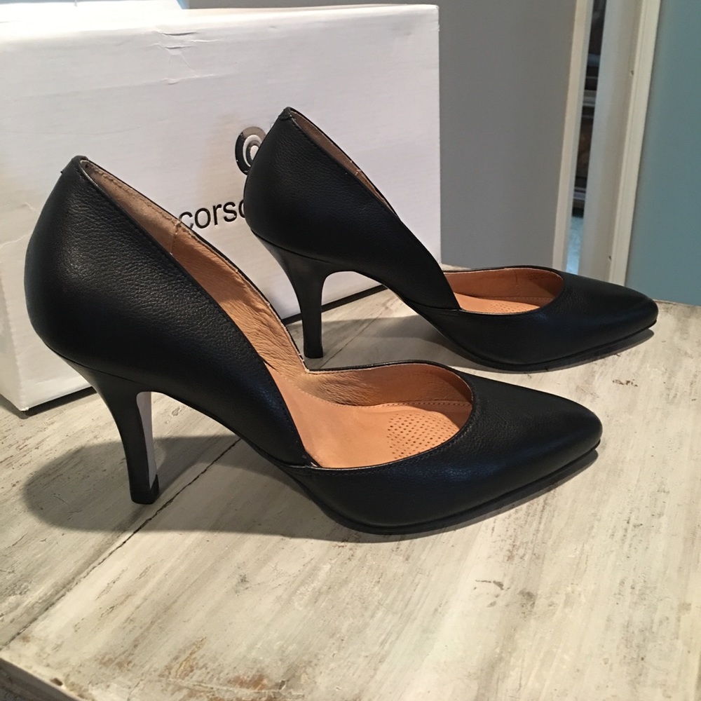 💕🆕Beautiful!!💕Black Leather pumps!!