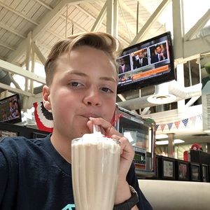 Meet your Posher, Asher