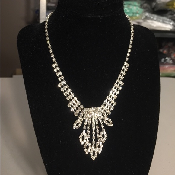 Jewelry - Total Rhinestone Fashion Necklace
