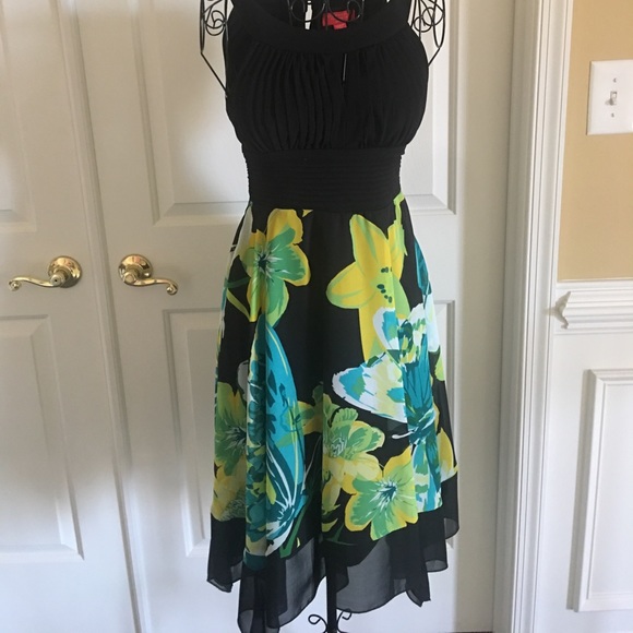 Dresses & Skirts - ⭐️HP⭐️ Mult-color dress worn once