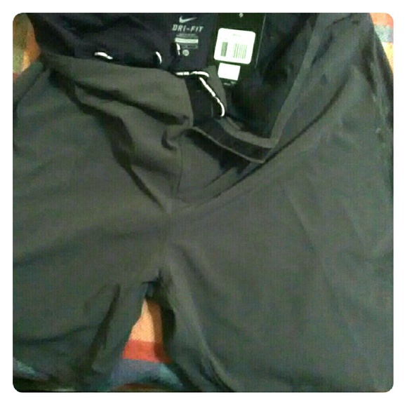 Nike dri fit size medium 32