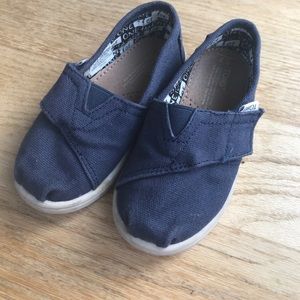 Toms Slip one
