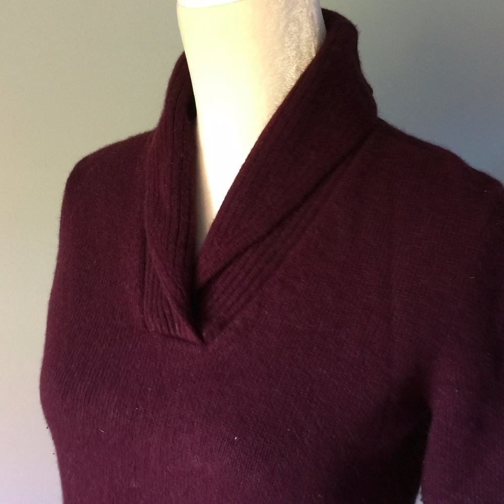 Lauren Ralph Lauren - Size M V Neck Sweater