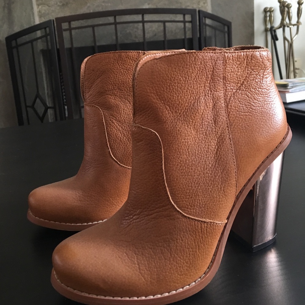 Chinese Laundry Tan Booties