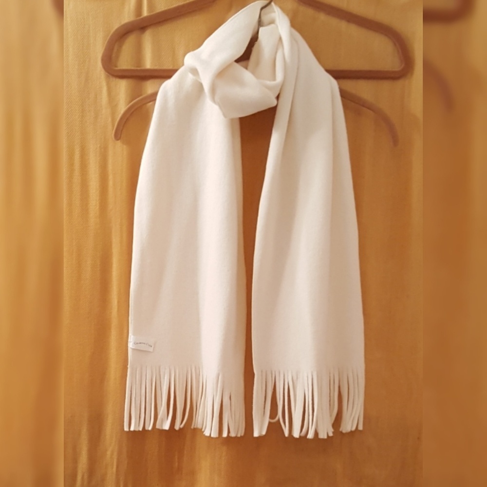 NWOT Charter Club ivory fleece scarf with fringe.