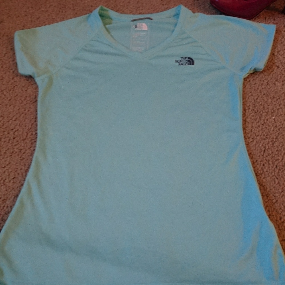 Nwot northface aqua shirt small