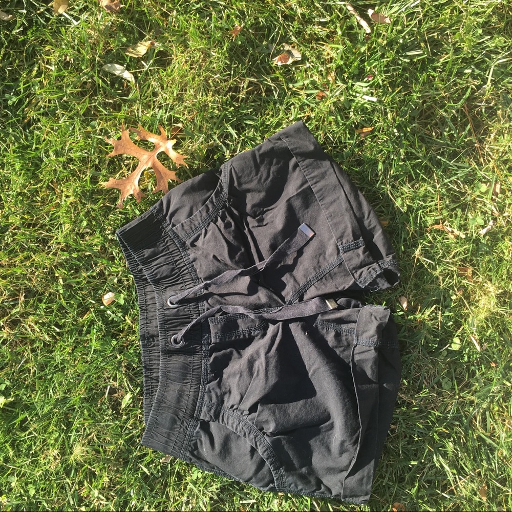 Gym shorts (small)