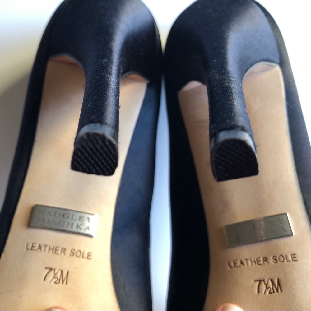 🎉HP🎉 Badgley Mischka Black Heels - 7.5 - Picture 5 of 8
