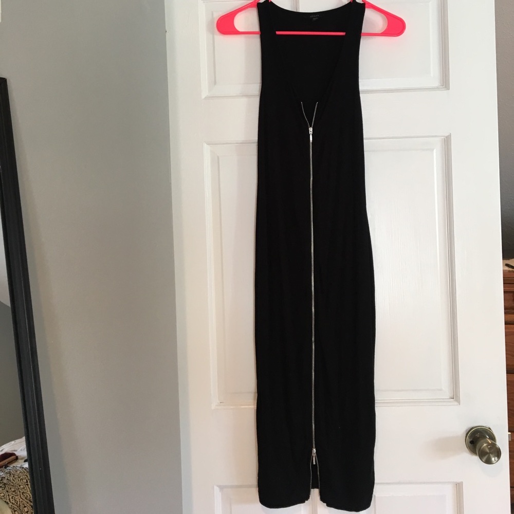 Long black Guess fitted tank dress with zipper