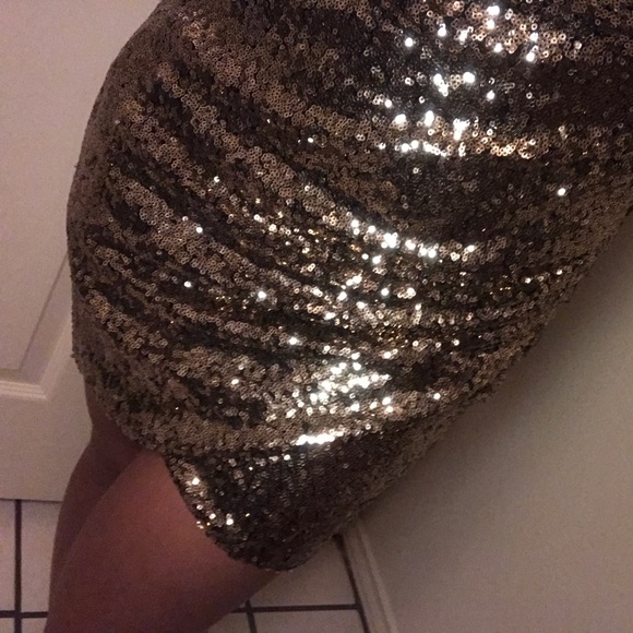 Gold Sequins Dress - Picture 6 of 7