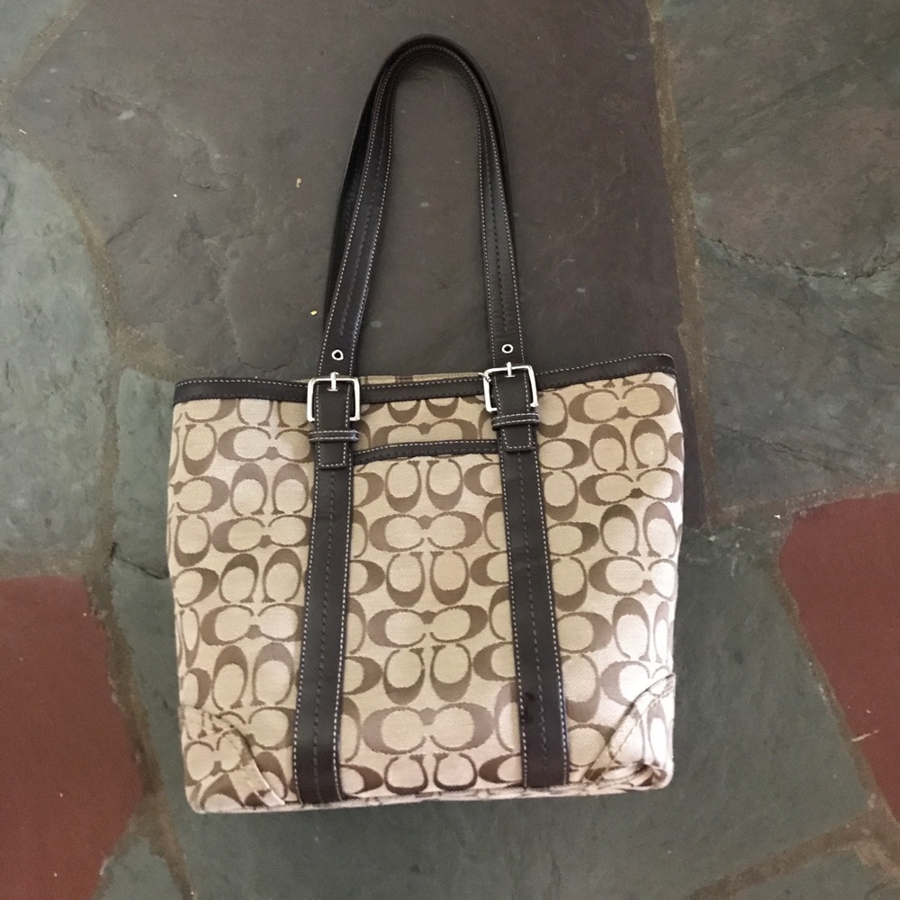 Coach tote. Very gently used EXCELLENT condition