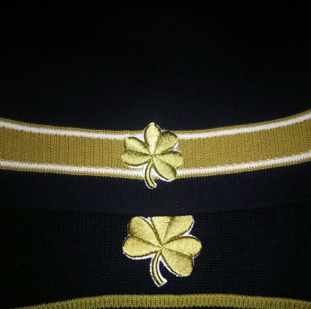 N. D Hat and Scarf Set