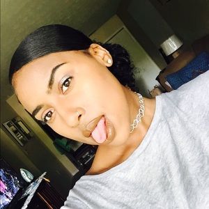 Meet your Posher, Cayla