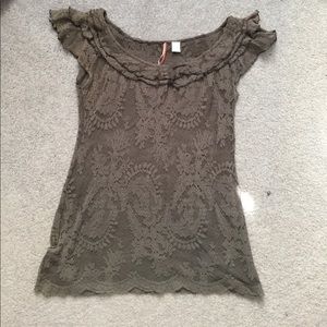 OFFERS ACCEPTED Sz Small grey lace ruffle top
