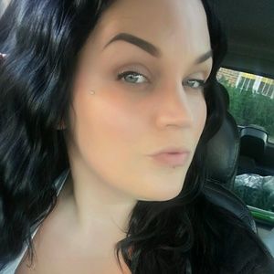 Meet your Posher, Liz