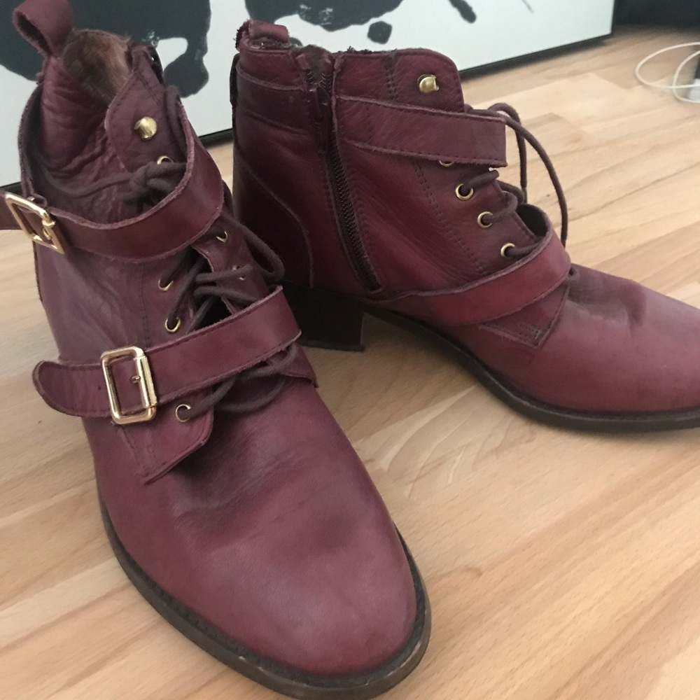 Topshop burgundy color leather ankle boots.