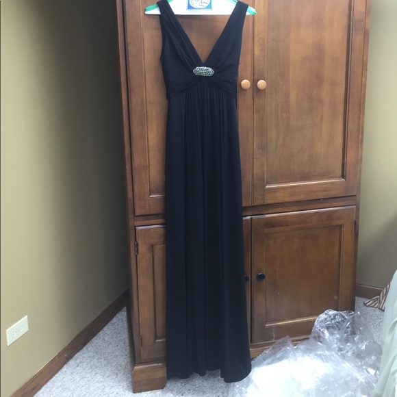 Black formal dress - Picture 1 of 3