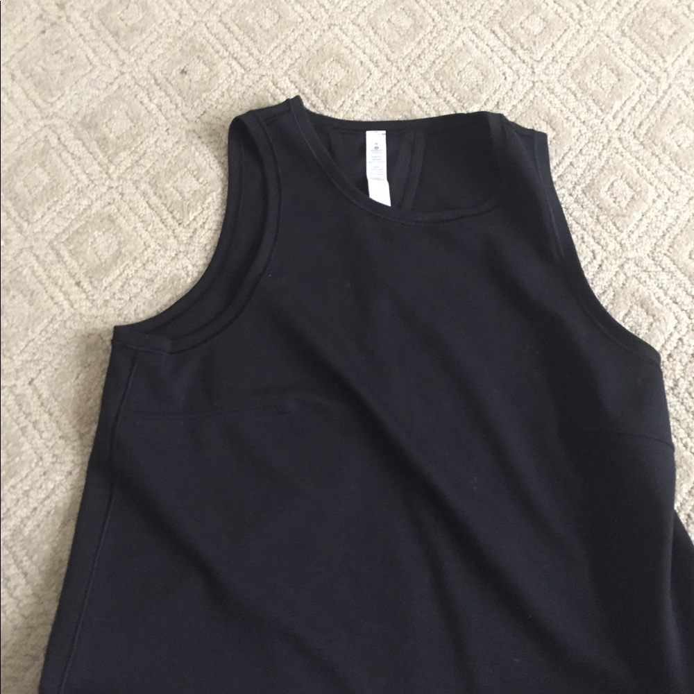 Lululemon minimal tank size 6