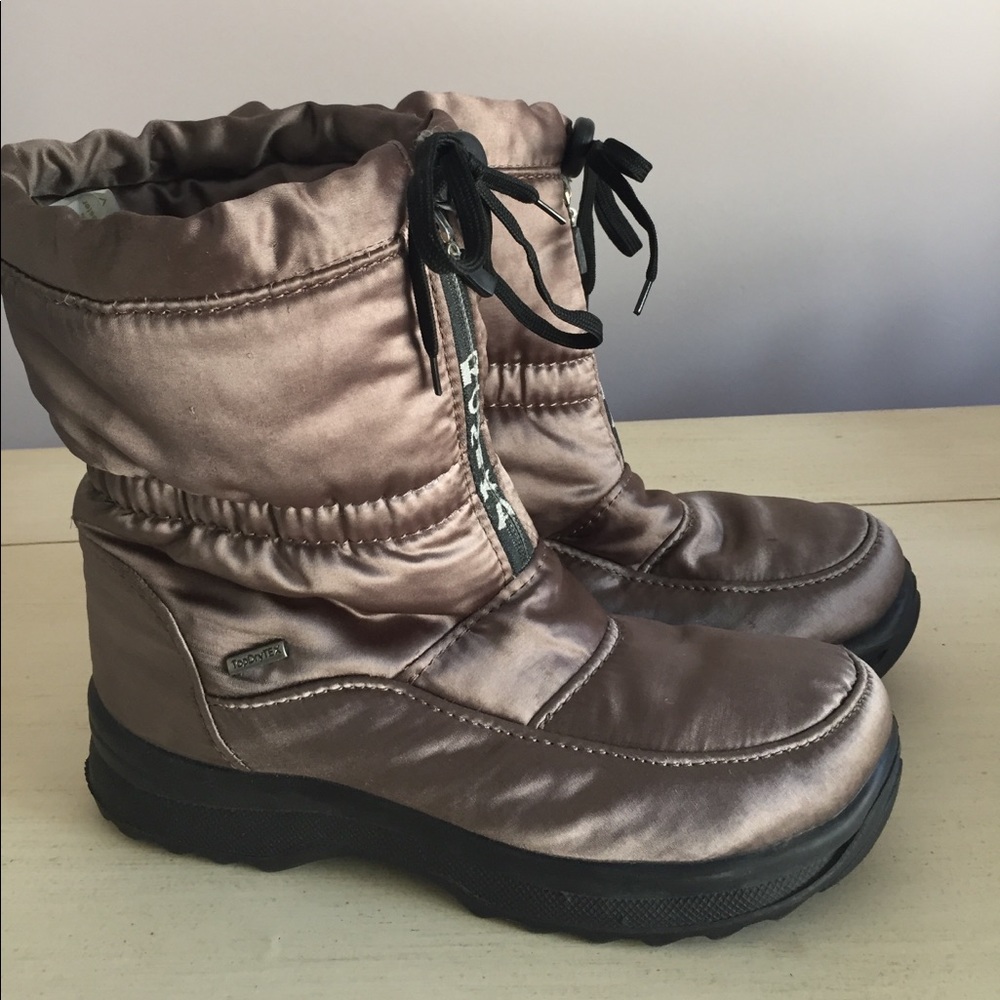 EUC. Weather Proof Boots