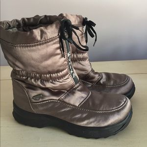 EUC. Weather Proof Boots