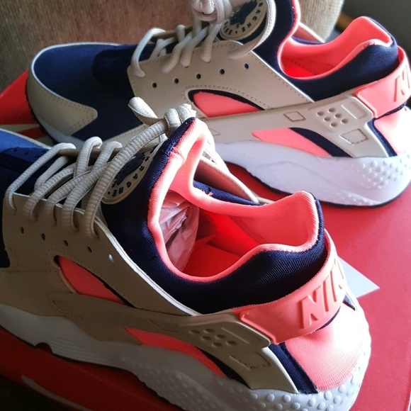 Nike Shoes - Nike Huaraches...