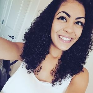 Meet your Posher, Esmeralda