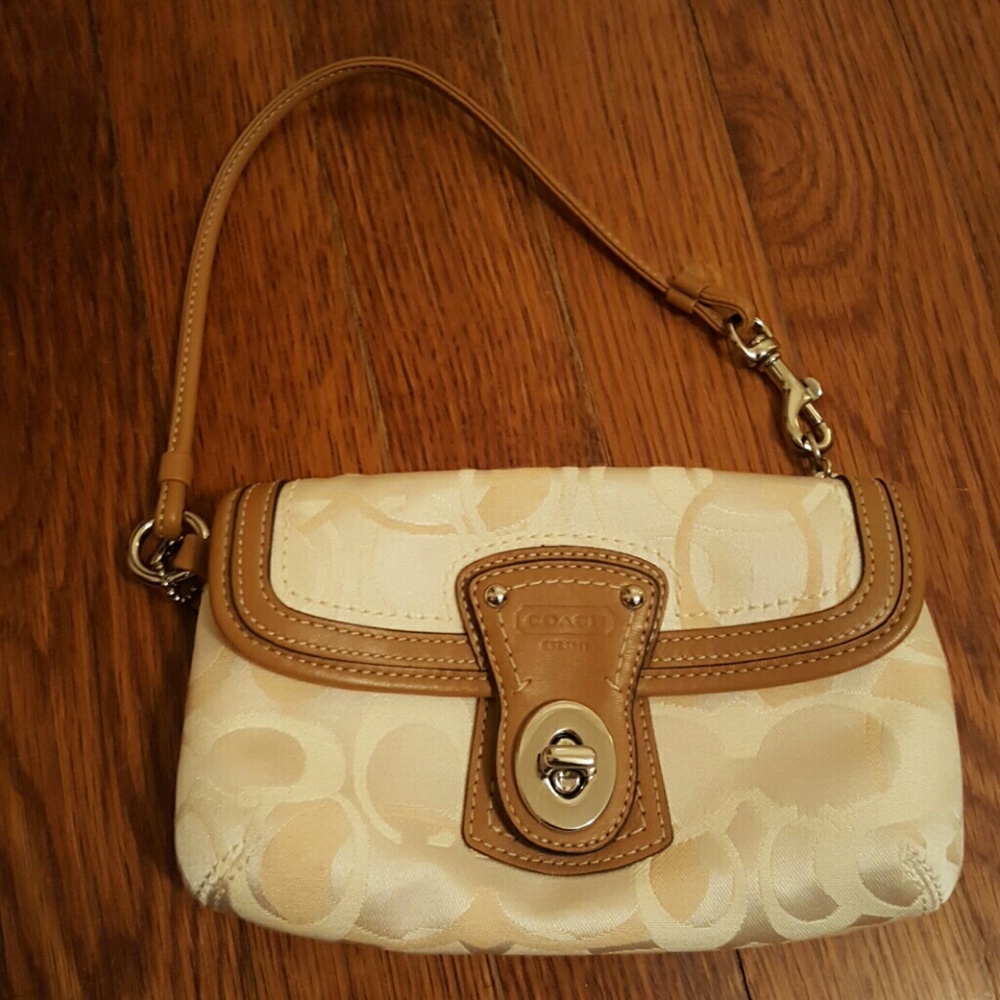 Coach clutch/wristlet