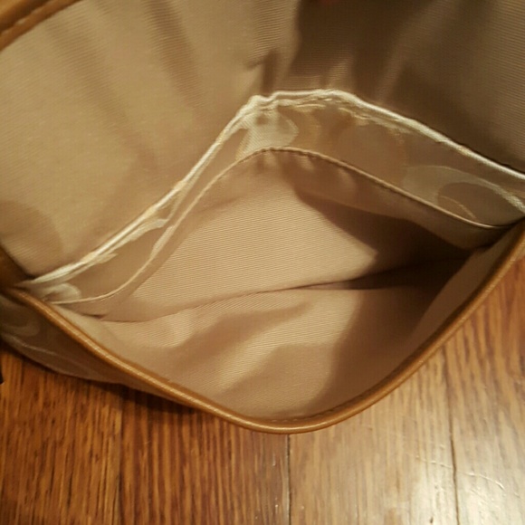 Coach clutch/wristlet - Picture 4 of 8