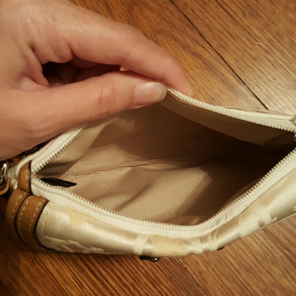 Coach clutch/wristlet - Picture 5 of 8