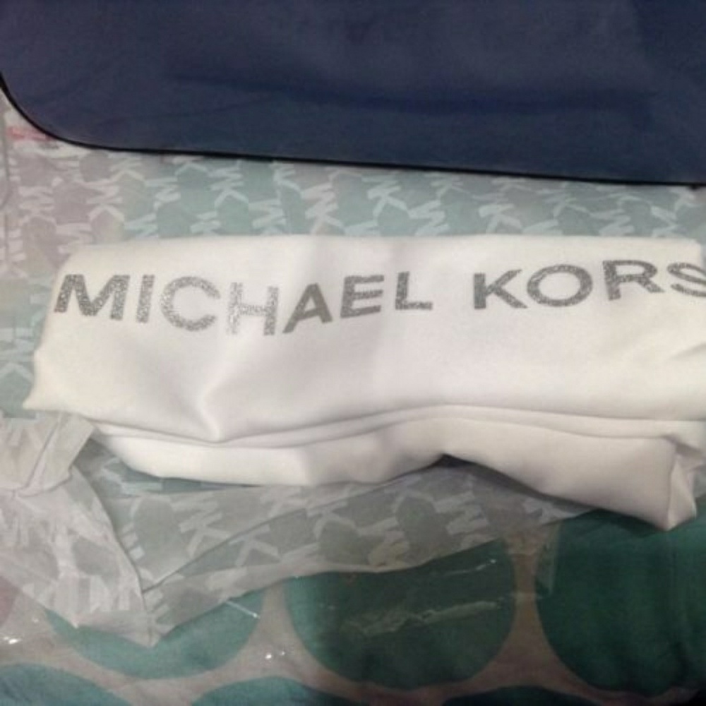 ๐๐๐HOST PICMichael Kors Studio Medium Dome Mes - Picture 7 of 8
