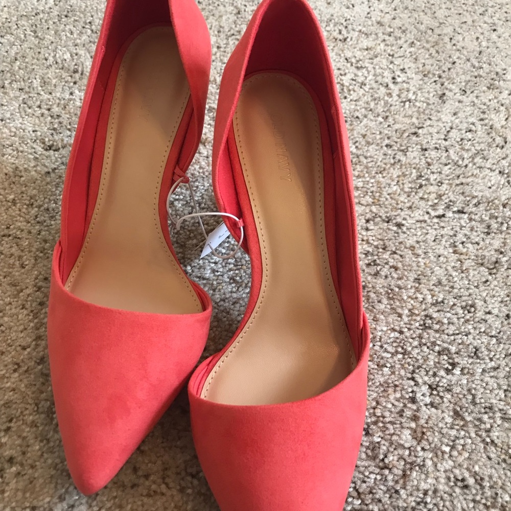 Shoes - Picture 2 of 8